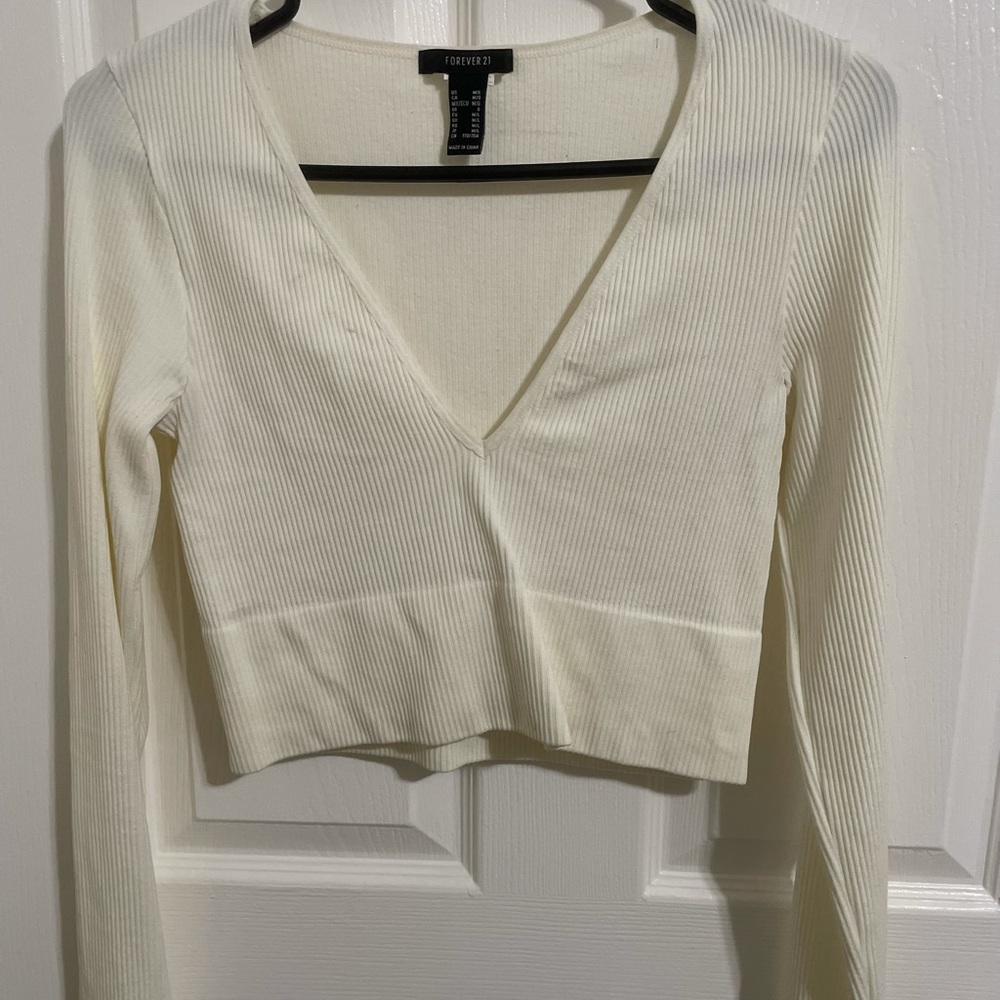 White long sleeve V neck M/L